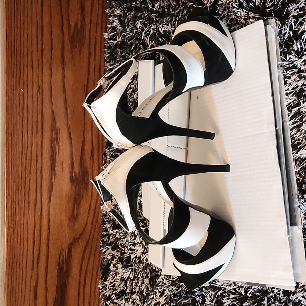 Shoes - Picture 2 of 3